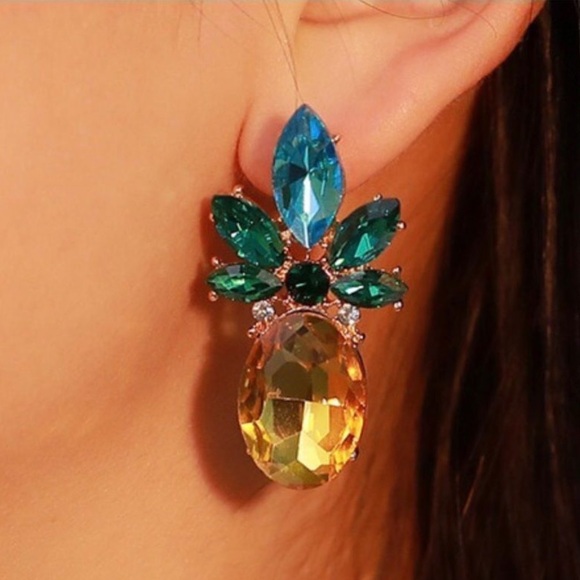 💥HP💥New Betsey Johnson Pineapple Earrings - Picture 2 of 9